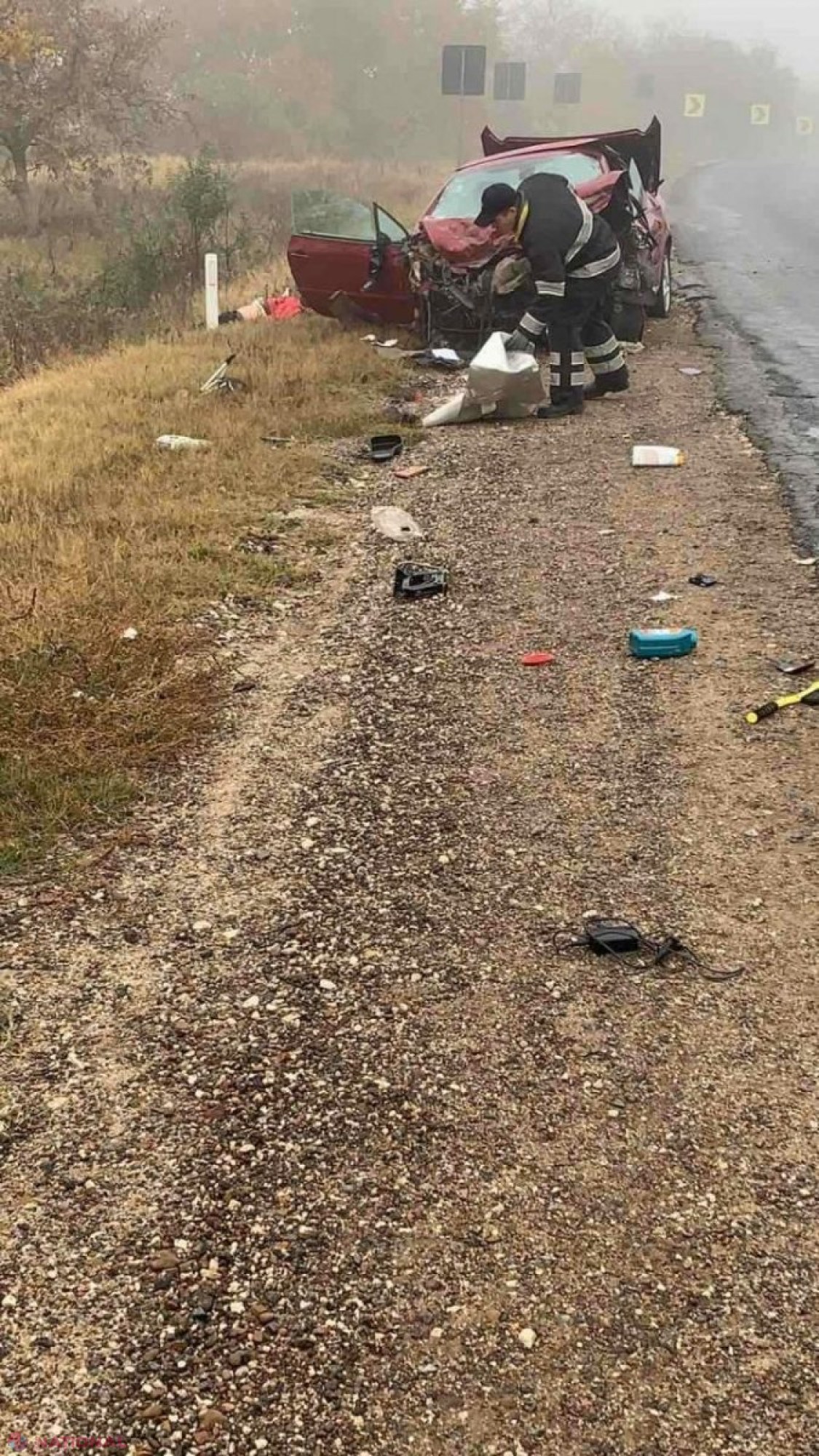 FOTO // Accident groaznic la Căușeni. Două mașini s-au ciocnit FRONTAL în mare viteză, iar trei persoane au MURIT