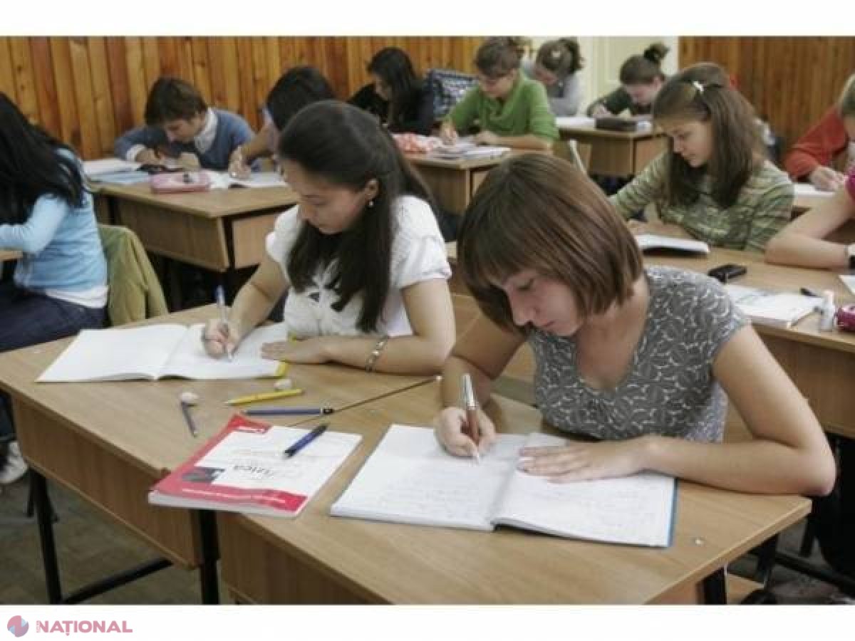 Dosarul învăţătoarei acuzate că le cerea cadouri părinţilor a ajuns la poliţie