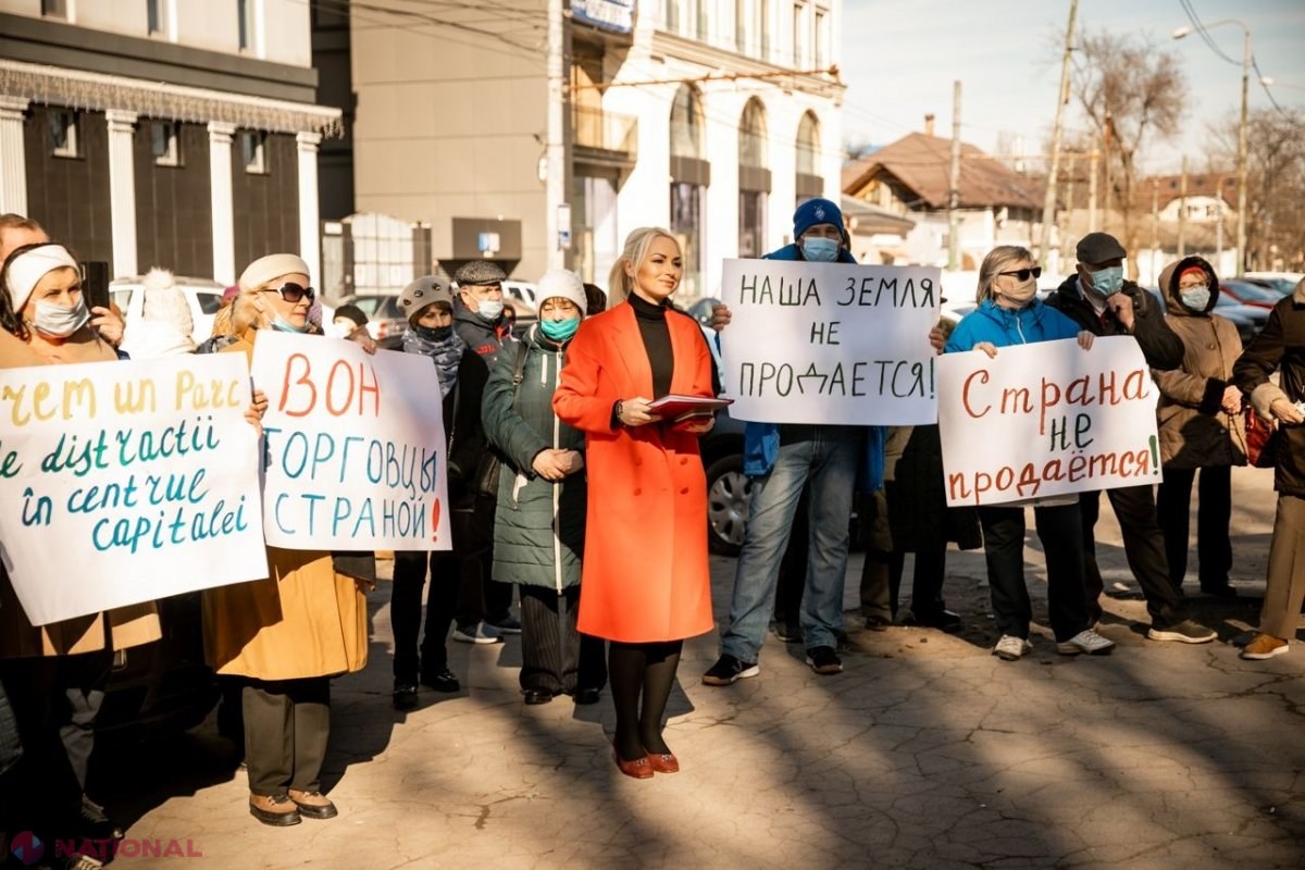 Acțiune de PROTEST // „Stadionul Republican trebuie să rămână în proprietatea statului”. Partidul „ȘOR” va iniția o campanie de colectare a semnăturilor: „Am propus să fie construit în acest loc un parc de distracții - MoldovaLand”