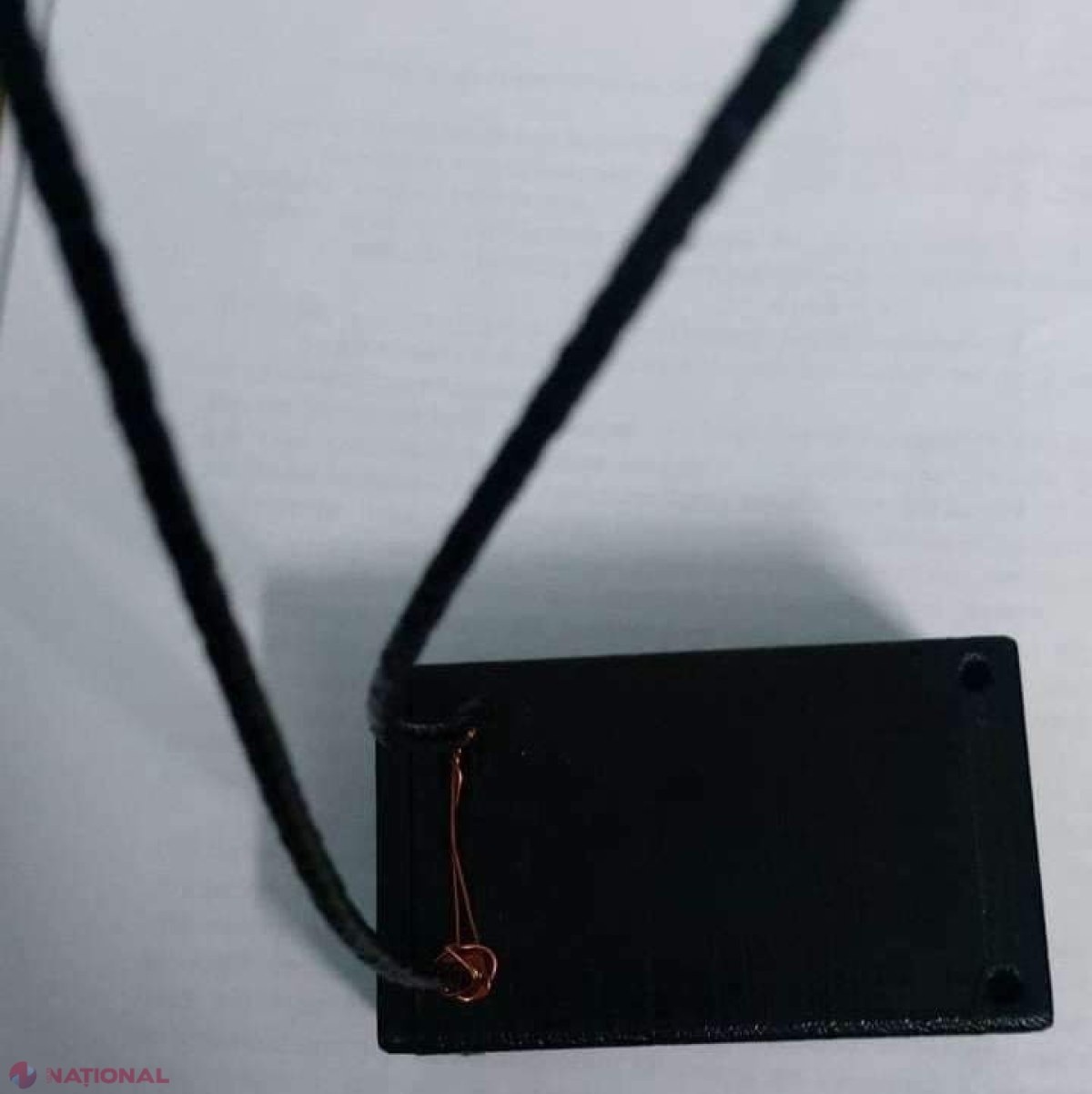 Lăsat LIBER pentru a putea munci, un deținut de la Penitenenciarul Cricova riscă să-şi adauge încă trei ani de detenție: Şi-a smuls brăţara de la picior şi s-a ascuns la un prieten 