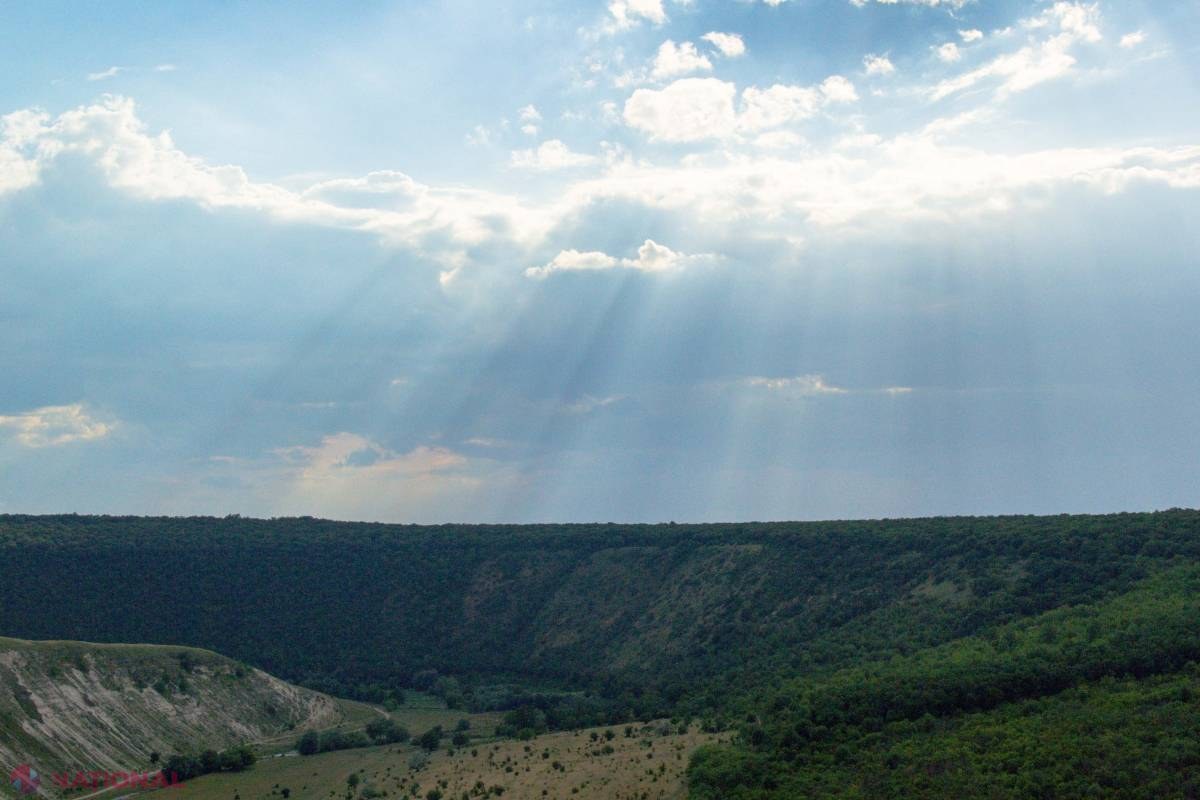 METEO Nori și PLOI până sâmbătă. Săptămâna viitoare ne așteaptă zile FIERBINȚI de tot