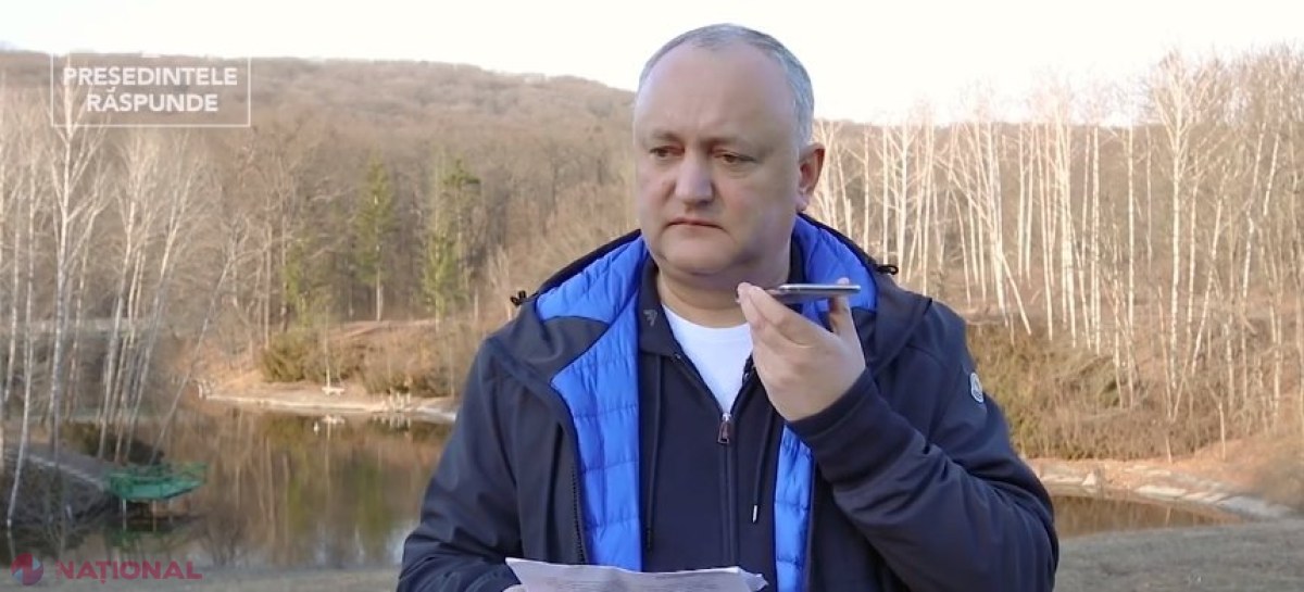 FOTO // Președintele Dodon și-a ETALAT telefonul de aproape 40 000 de lei într-o discuție cu o persoană cu dizabilități de gradul I. Femeia a solicitat o casă modestă, care într-un sat poate să coste cât un telefon de-al șefului statului