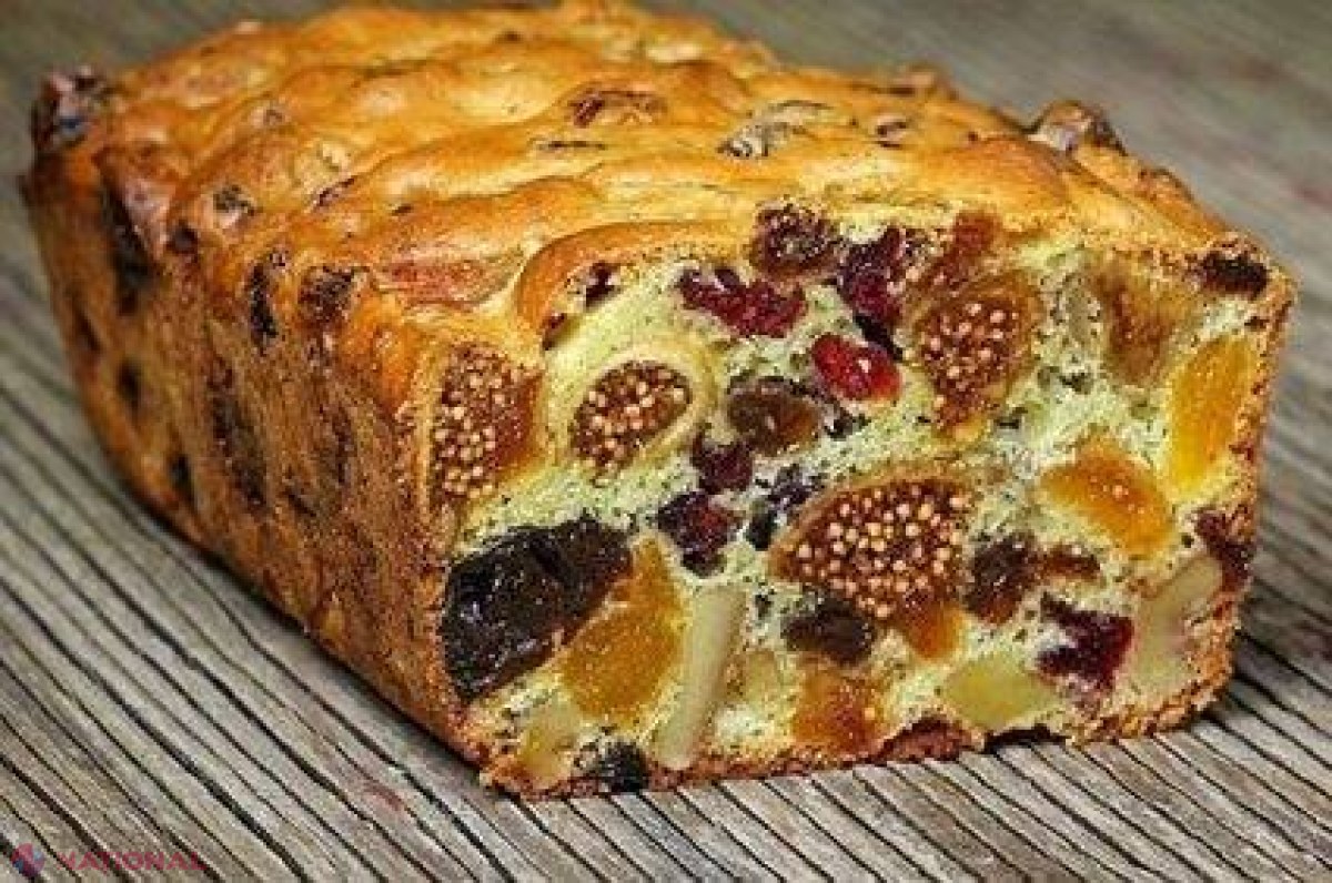 REȚETĂ // Chec delicios cu fructe uscate