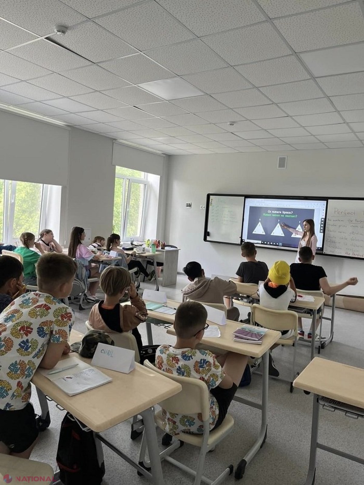 Modificări la Codul educației: Tinerii specialiști din sistemul educațional vor beneficia de indemnizații majorate