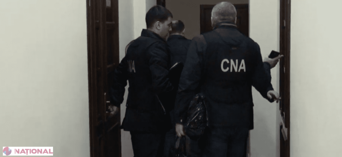 Un procuror cu „INFLUENȚĂ” și trei polițiști au fost REȚINUȚI. Primul ar fi primit 10 mii de euro pentru ca să-i scape de închisoare pe doi polițiști