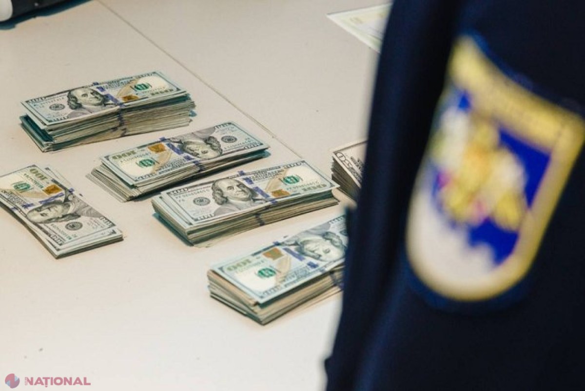 Aeroport: O străină a încercat să iasă din R. Moldova cu 50 000 de dolari, ascunși sub haine
