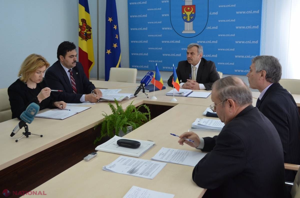 Încă doi functionari dați pe mâna Centrului Național Anticorupție