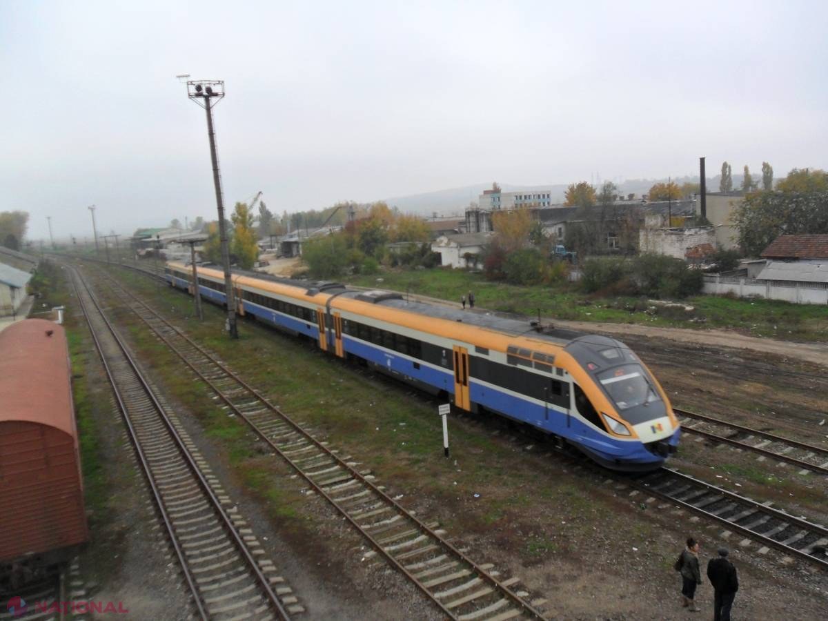 Excursie gratuită cu trenul până la Ungheni pentru copiii de la un gimnaziu internat din capitală
