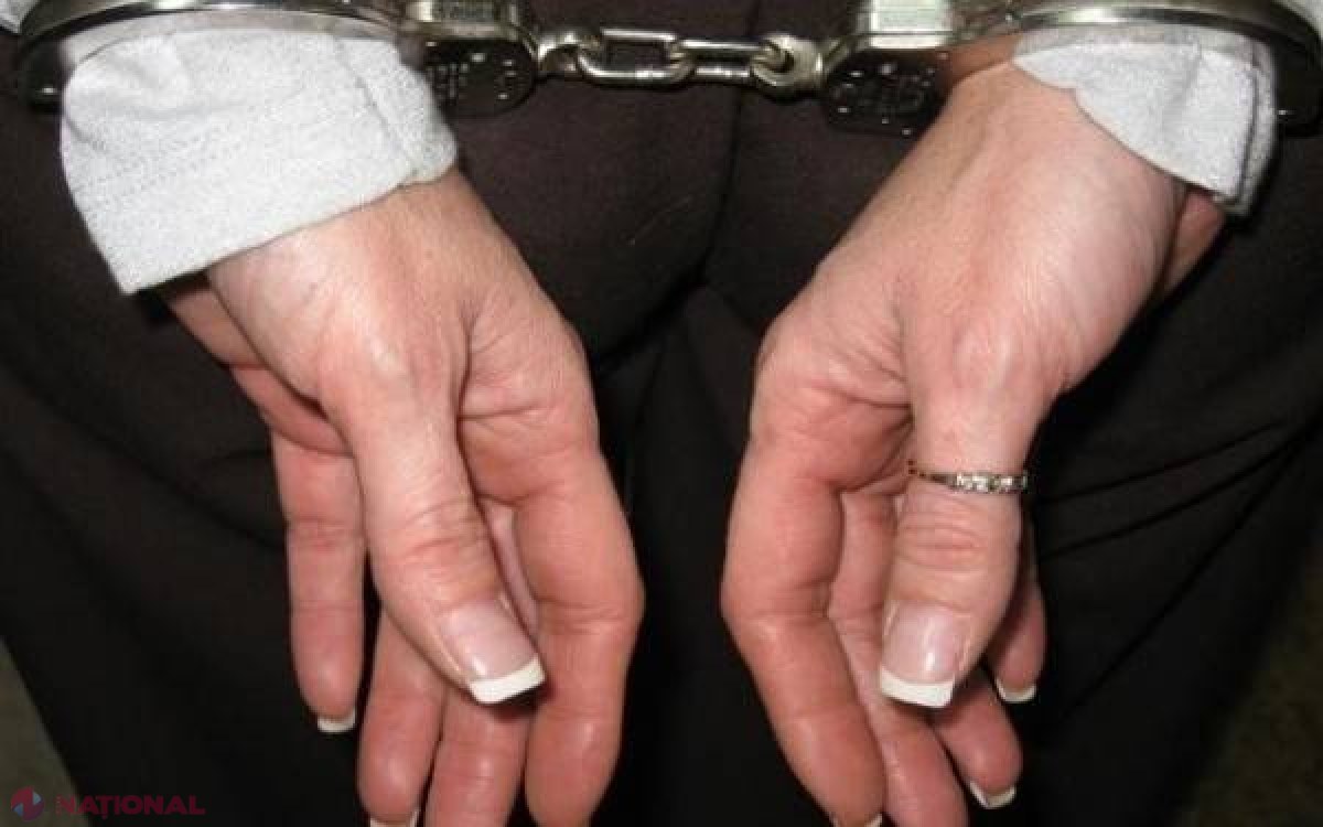 Directoare de grădiniță, trimisă după gratii. A fost luată sub strajă din sala de judecată