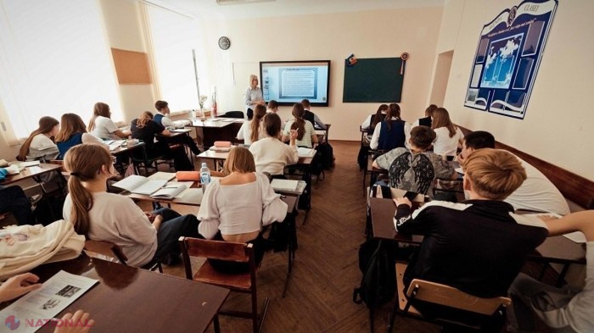 Examenele monitorizate VIDEO la absolvirea clasei a IX-a se AMÂNĂ! Soluția găsită de MEC: Prezență fizică „de la centru” la examenele desfășurate în opt raioane, unde există discrepanțe mari între notele de la gimnaziu și BAC