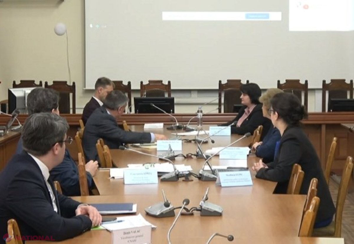 VIDEO // Două luni de COVID-19 în R. Moldova: Autoritățile anunță că noul coronavirus ar bate în retragere. În ultima săptămână au fost înregistrate cu 27% mai puține cazuri, iar rata de contagiozitate a scăzut de la 2,2 la 1,24
