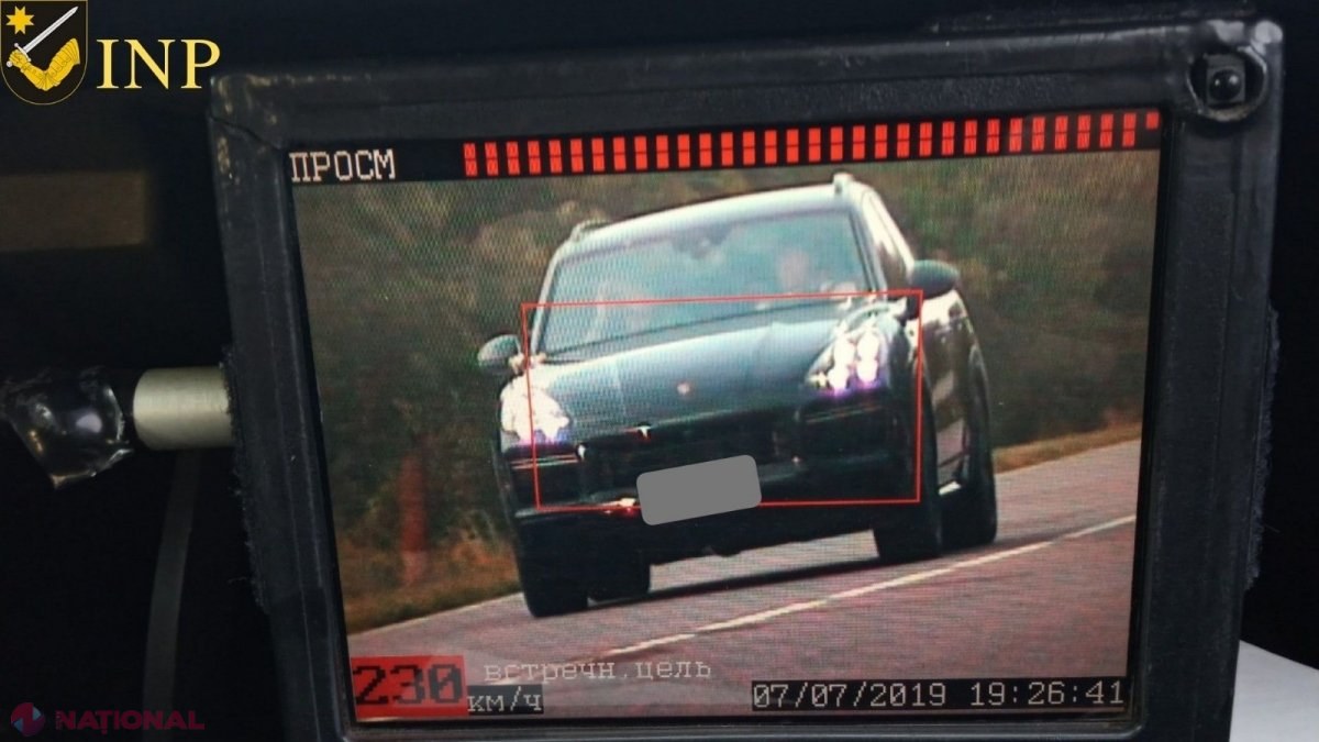 FOTO, AMENZI mai MARI // Cu o viteză de 230 km/h, pe un traseu din R. Moldova: Ce au descoperit inspectorii de patrulare când au verificat șoferul
