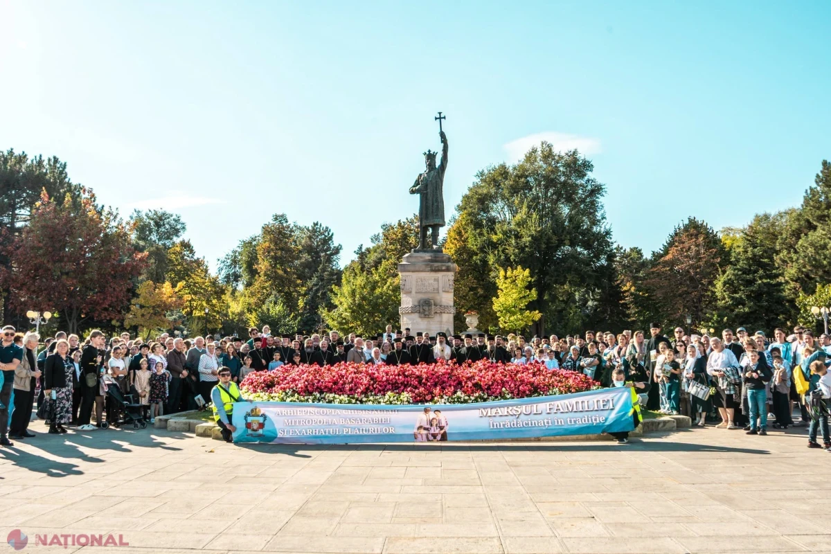 GALERIE FOTO // Marșul Familiei de la Chișinău, o manifestare pașnică și un exemplu de civism: Peste 1.000 de credincioși reconfirmat rolul Mitropoliei Basarabiei în unirea comunității în jurul credinței și moștenirii românești