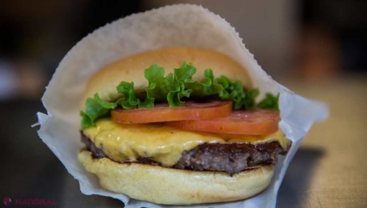 Mâncarea de la fast-food prostește. Ce a descoperit un studiu efectuat pe șoareci
