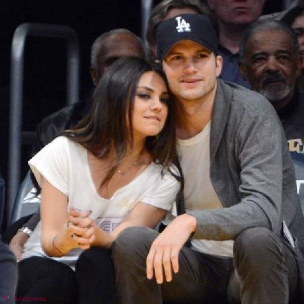 FOTO // Mila Kunis şi Ashton Kutcher vor deveni părinţi! Vezi cum arată actrița însărcinată