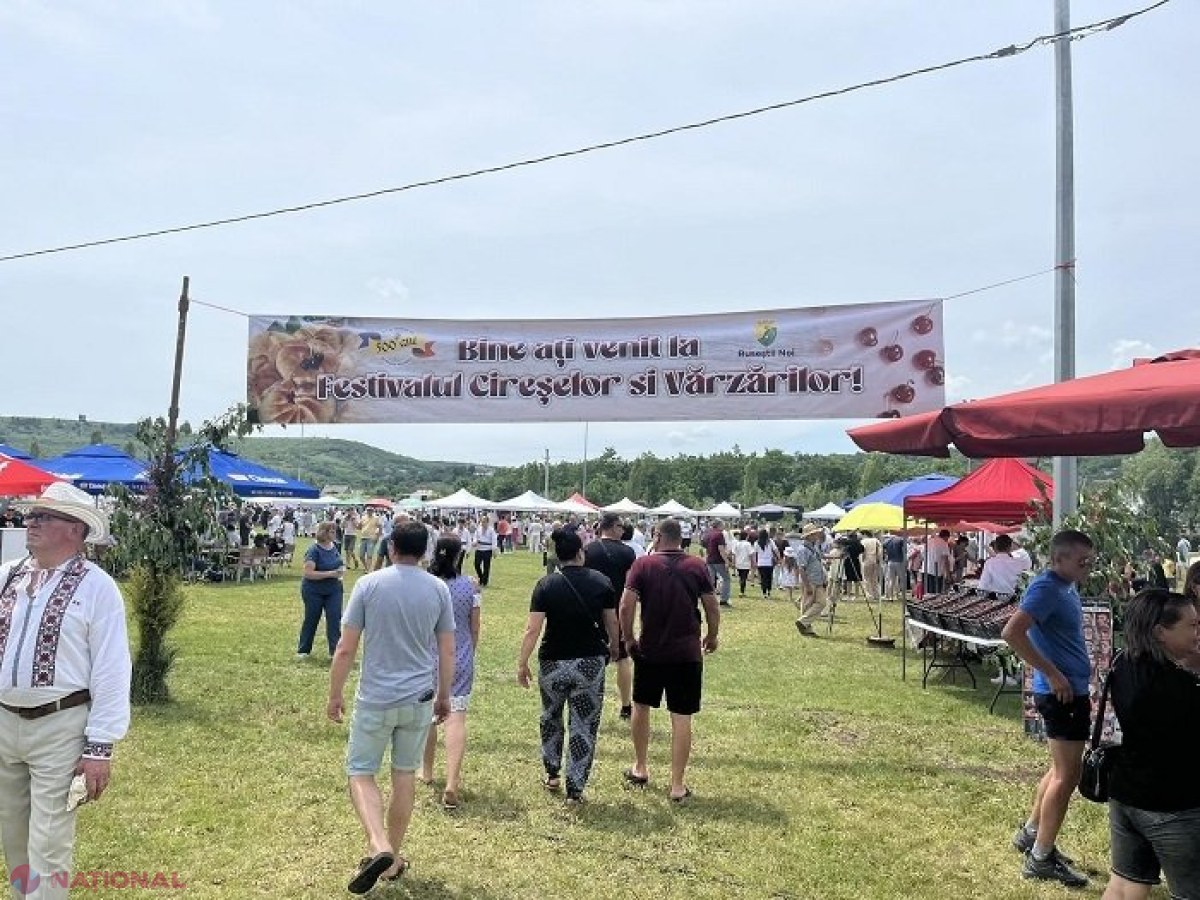 FOTO, VIDEO // Festivalul Cireșelor și Vărzărilor a adunat sute de vizitator la Ruseștii Noi: Paradă a portului popular, cântece și hore