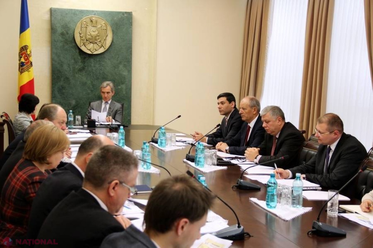 FOTO RECENSĂMÂNT 2014 // Hora moldovenească și sloganul „Numără-te printre cei care contează”