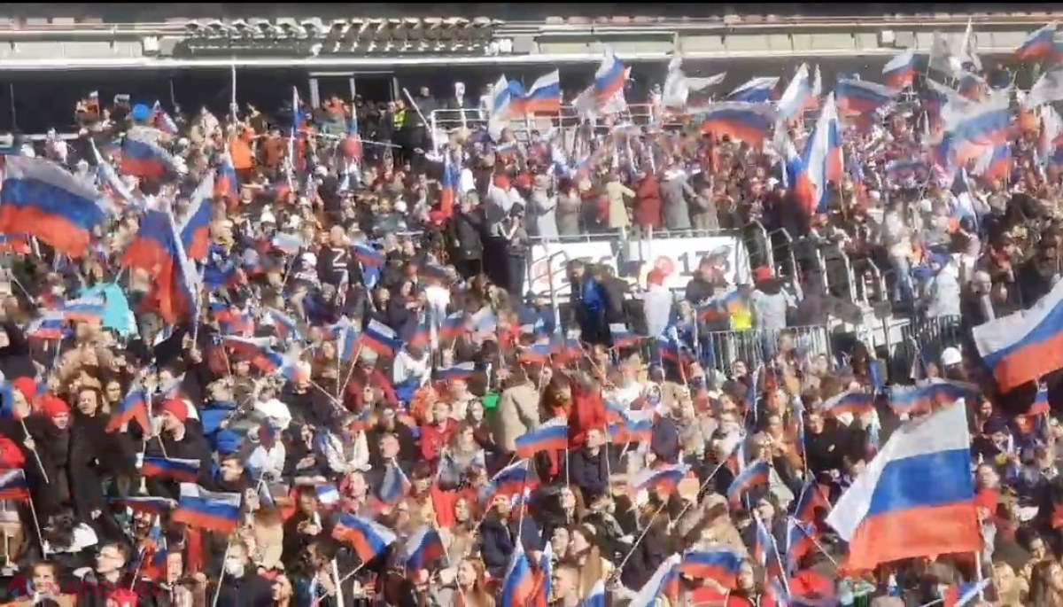 Rușii au fost aduși cu JAPCA la mitingul pro-RĂZBOI organizat la comanda lui Putin. Cum a fost umplut stadionul pe care și-a ținut liderul de la Kremlin discursul întrerupt de televiziunea de stat