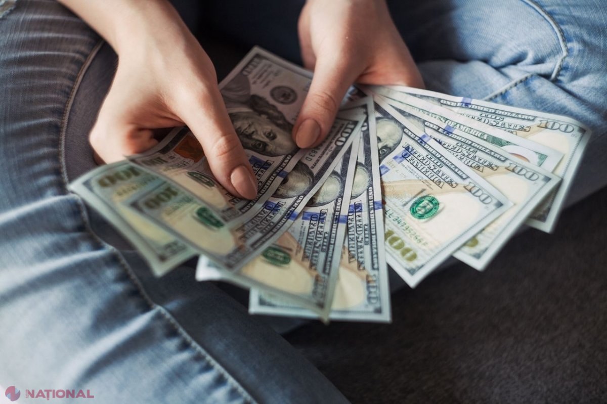 Situaţie nemaiîntâlnită pe piaţa muncii. O companie îşi plăteşte angajaţii cu până la 5 000 de dolari pentru ca să renunțe