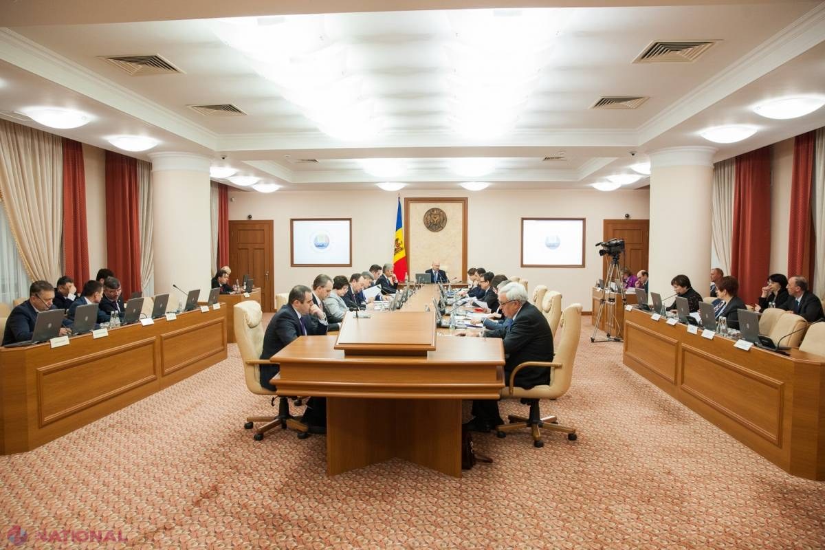Burse de 2 500 de lei lunar pentru cei mai buni studenți DOCTORANZI din R. Moldova