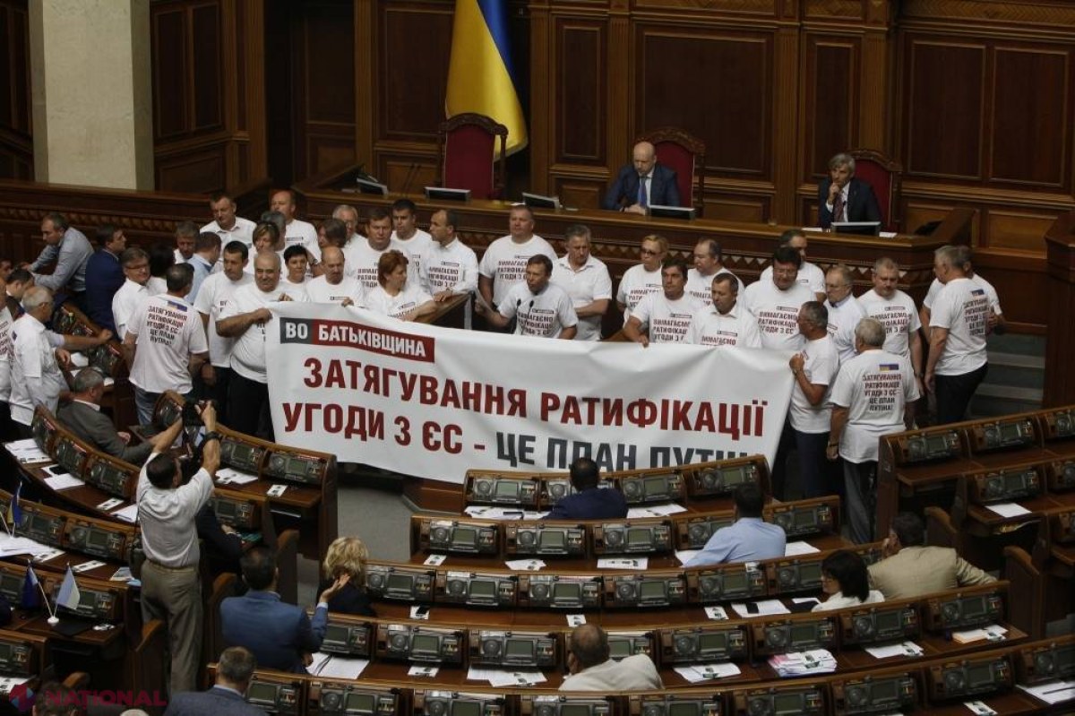 LUSTRAȚIE // Zi de FOC în Rada ucraineană. Deputații au adoptat o LEGE INCOMODĂ