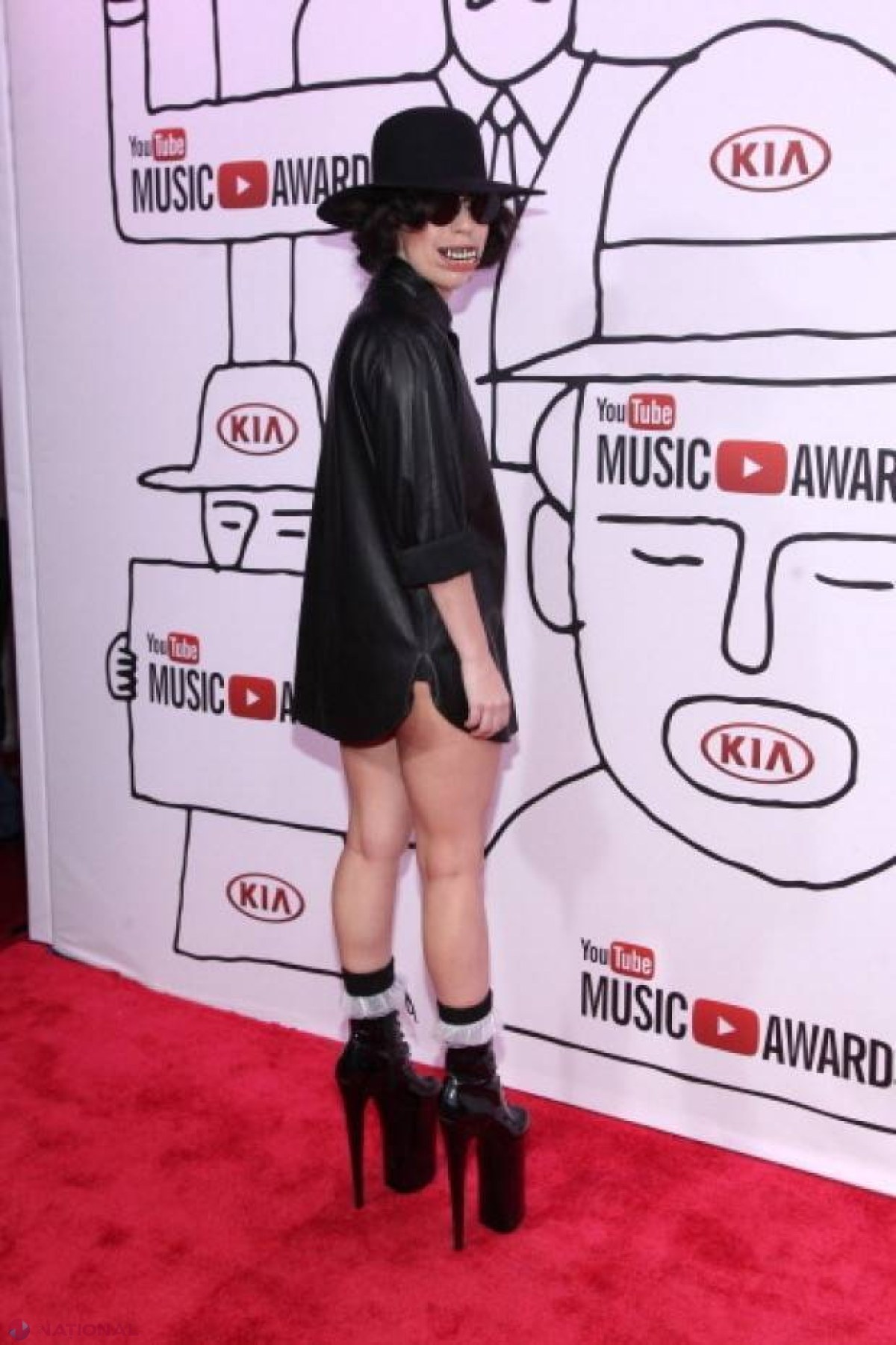 Foto // Lady Gaga, apariție ÎNFRICOȘĂTOARE la YouTube Music Awards