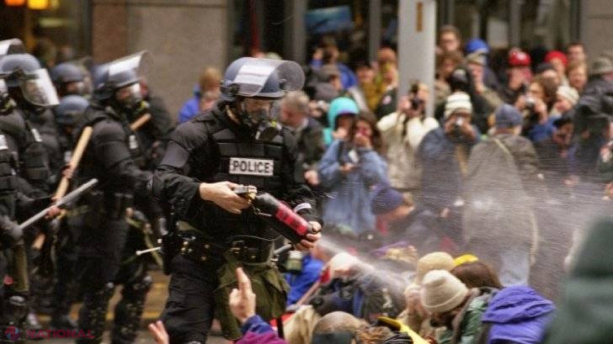 Proteste VIOLENTE în Washington. Poliţişti răniţi, persoane reţinute  