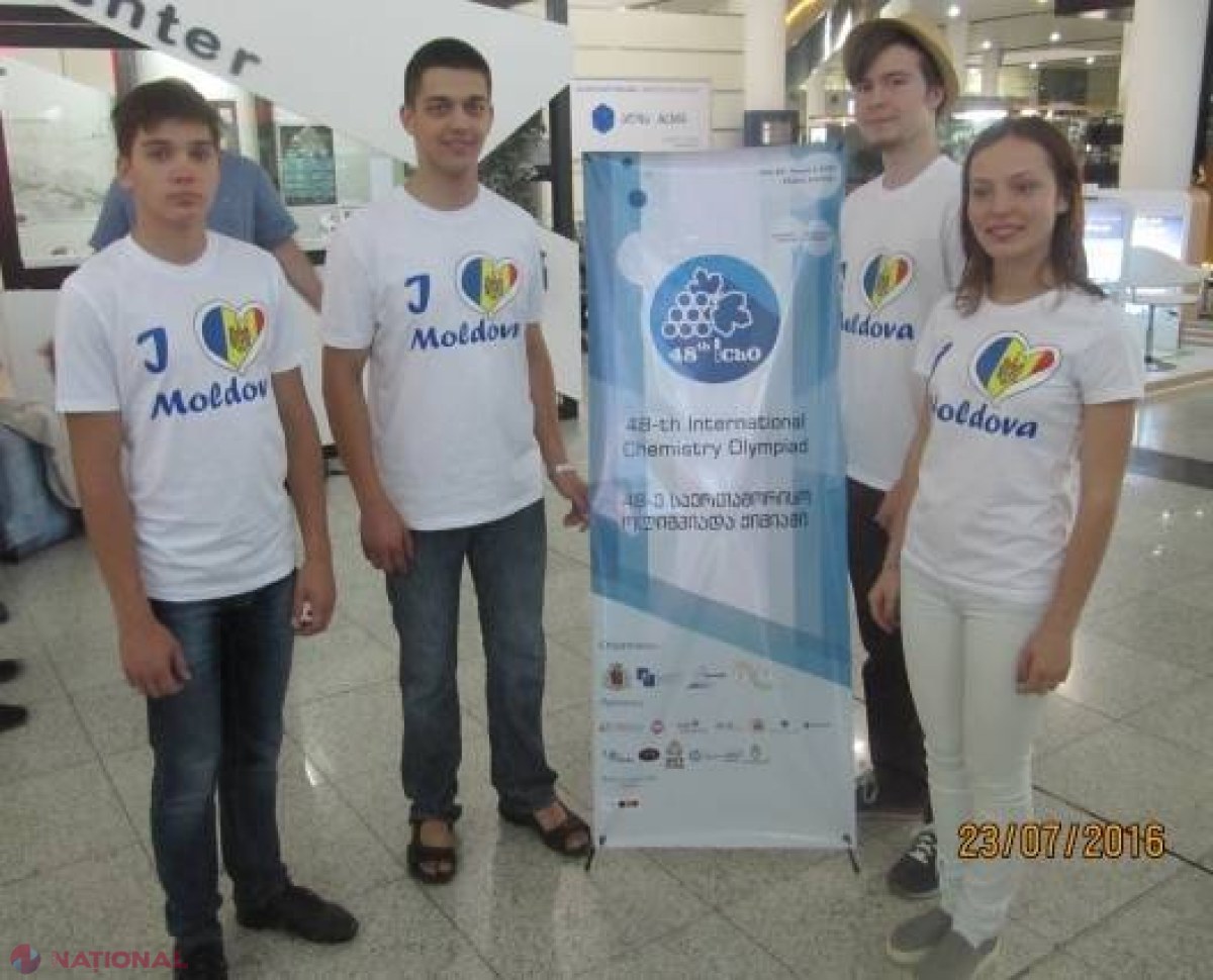 Trei MEDALII la o olimpiadă internațională pentru elevii din R. Moldova