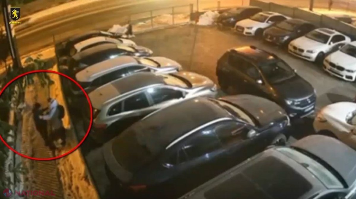 VIDEO // Un nou JAF în plină stradă, în Chișinău. O femeie a fost ATACATĂ de un ins și deposedată de telefonul mobil. Momentul a fost surprins de camerele de supraveghere