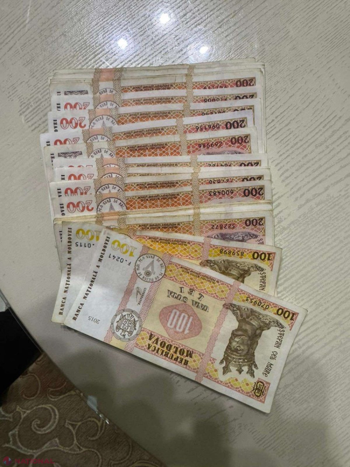 AUDIO // „Eii, știi cum… Una la băieți, una la tata”. Patru angajați ai ANTA, reținuți pentru pretinderea sistematică de bani de la transportatori