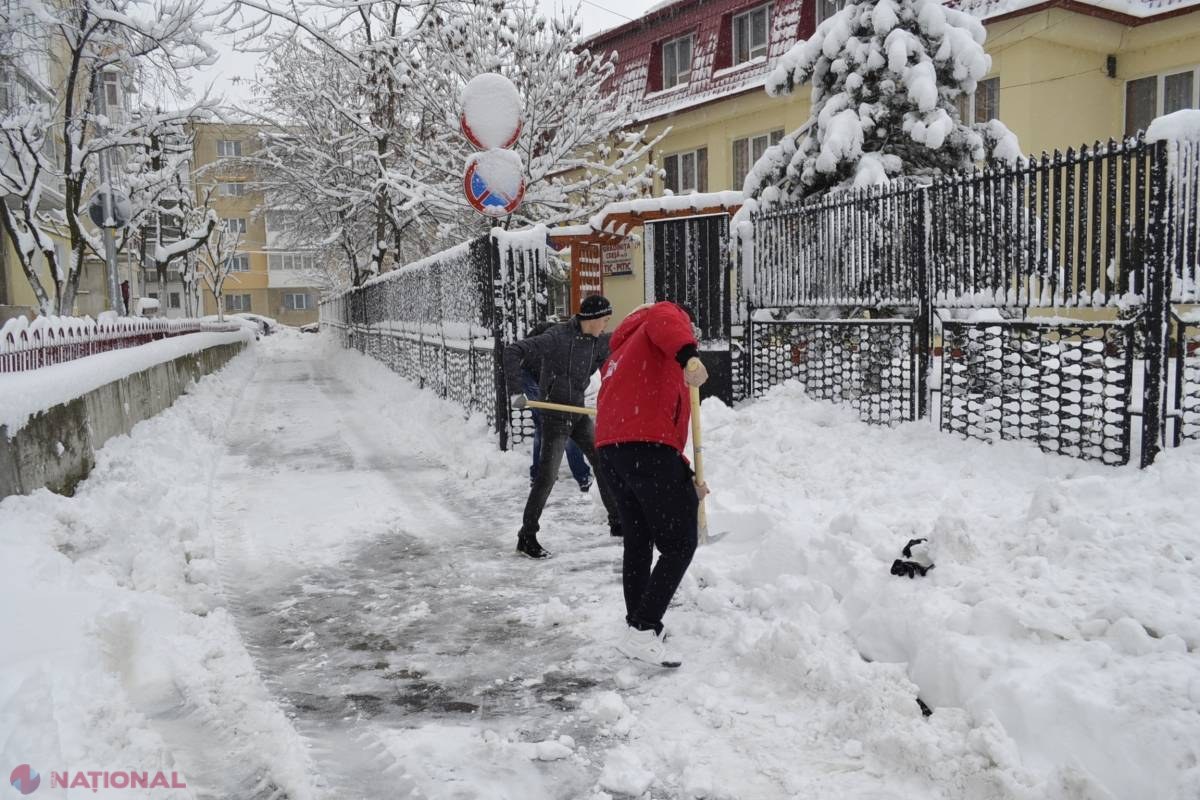 Decizie CURAJOASĂ a unui PRIMAR: cine nu deszăpezeşte nu mai primeşte ajutor social