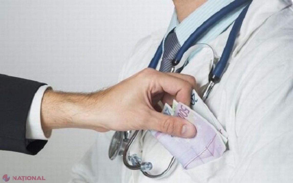 CORUPȚIA, printre cele mai mari probleme ale R. Moldova: Cel mai des, cetățenii oferă MITĂ medicilor, polițiștilor și profesorilor