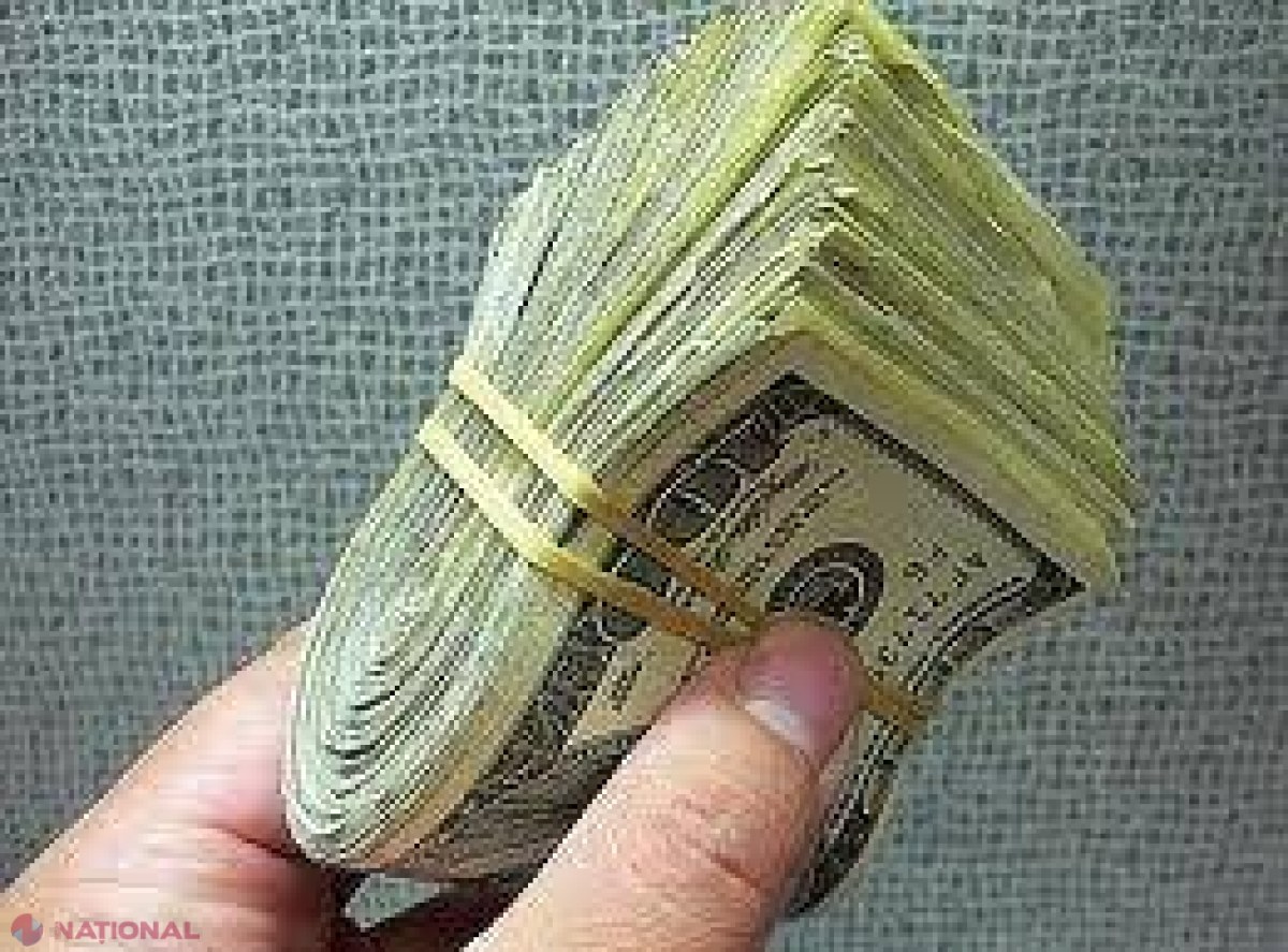 A luat mită 3500 de dolari de la un condamnat