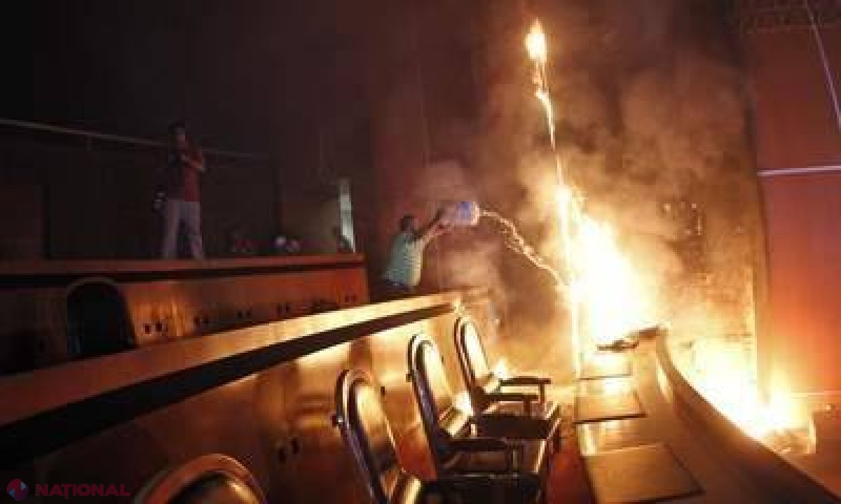 Parlamentul unui stat din Mexic a fost INCENDIAT în această noapte