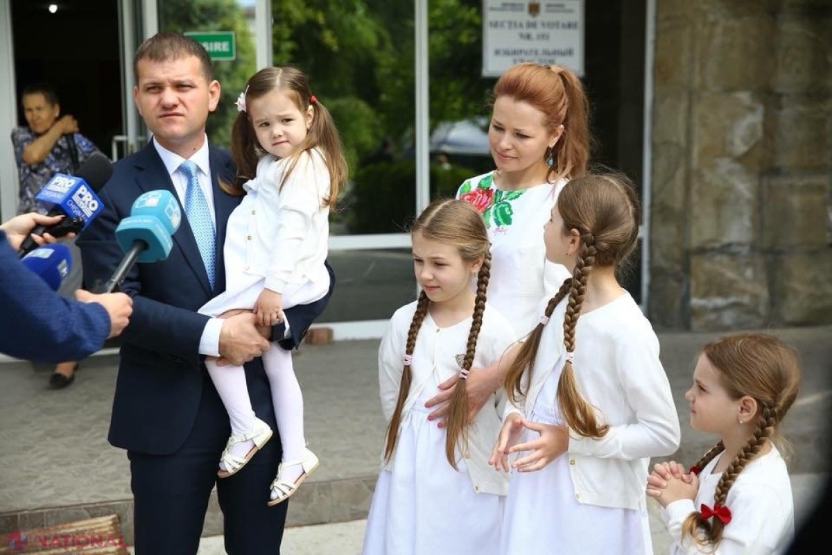 VIDEO // Valeriu Munteanu speră că alegerile de astăzi vor fi un motiv de SĂRBĂTOARE pentru toți: „Putem fortifica democrația din R. Moldova”