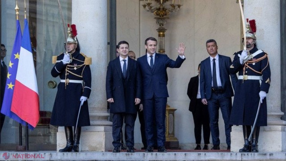 Emmanuel Macron încearcă să-l copieze pe Zelenski? Președintele Franței, surprins într-o ținută atipică