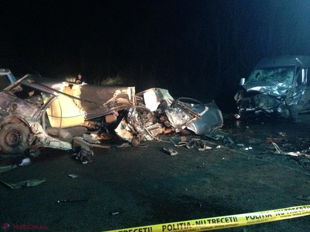 FOTO // Accident groaznic la ieşirea din oraşul Vatra. Două persoane au MURIT în urma impactului