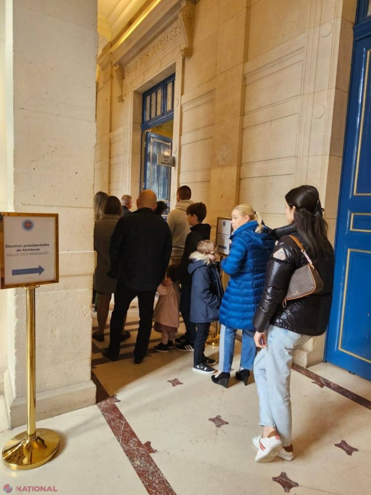 GALERIE FOTO, RECORD // Diaspora, mai mobilizată ca niciodată în turul II al alegerilor prezidențiale. A fost bătut recordul din 2020