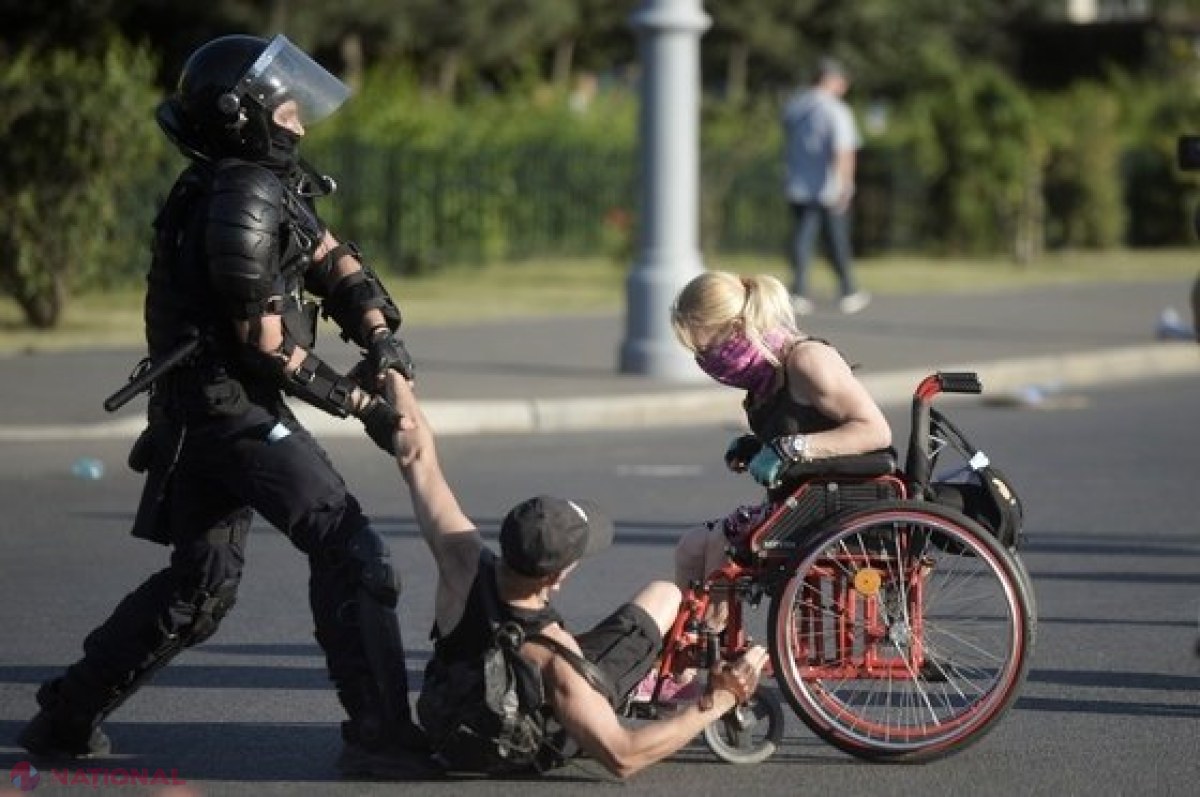 Mitingul Diasporei din Piaţa Victoriei, final cu gaze lacrimogene şi tunuri de apă: Sute de oameni au avut nevoie de îngriijiri medicale