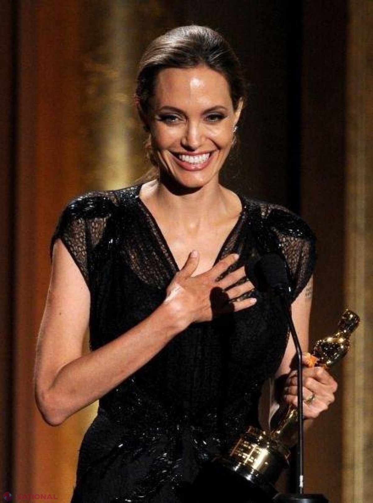 Angelina Jolie a luat un Oscar onorific! Momente emoționante oferite de actriță 