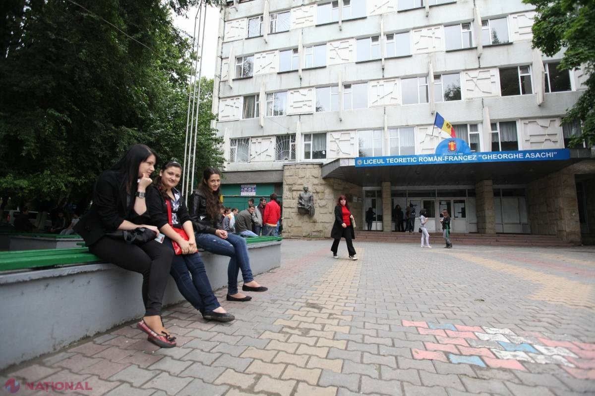 STUDIU // La ce oră trebuie să înceapă lecțiile elevilor: „Ora 8.00 NU este potrivită”