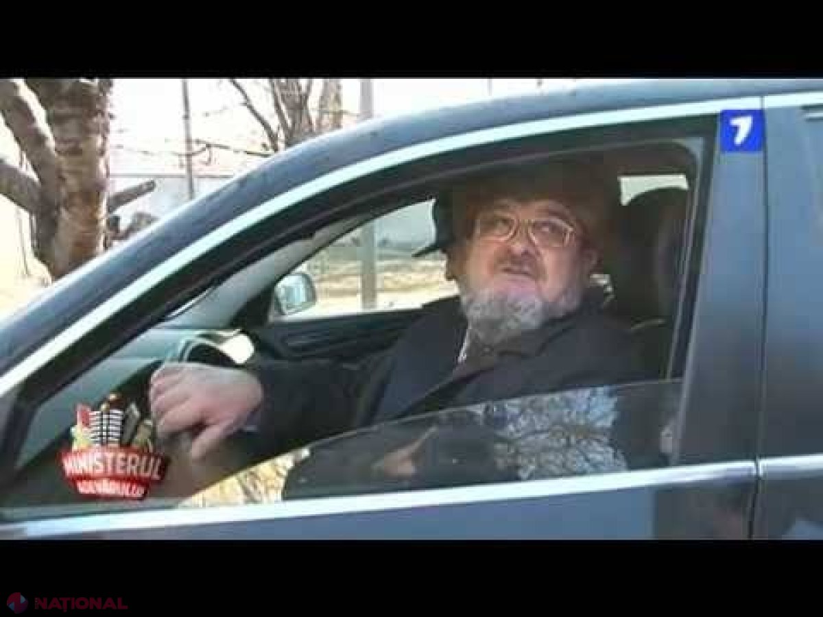 FOTO // Un cunoscut PREOT din R. Moldova, surprins cu ȚIGARA ÎN GURĂ? 