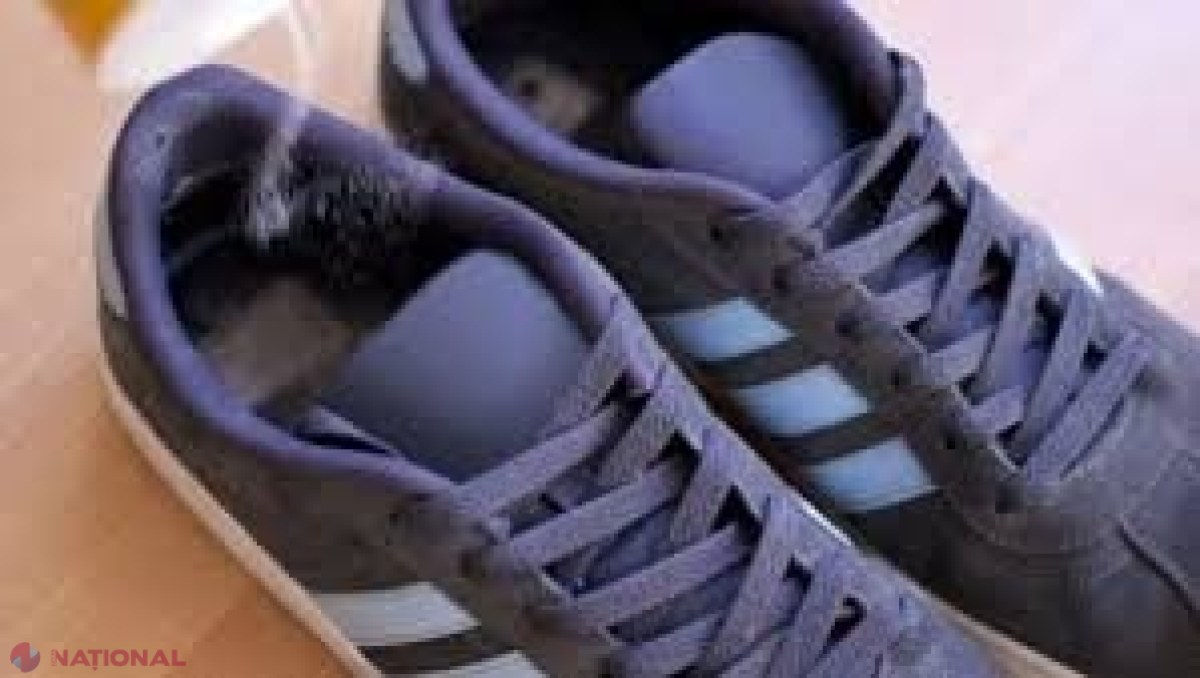 Îi miroseau urât pantofii sport. A pus sare în ei. Un super truc! Vei încerca şi tu