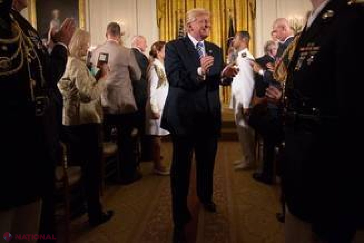 CNN // De ce nu ne putem ABȚINE să-l urmărim pe Trump. Strategiile unui președinte obsedat de audiența 