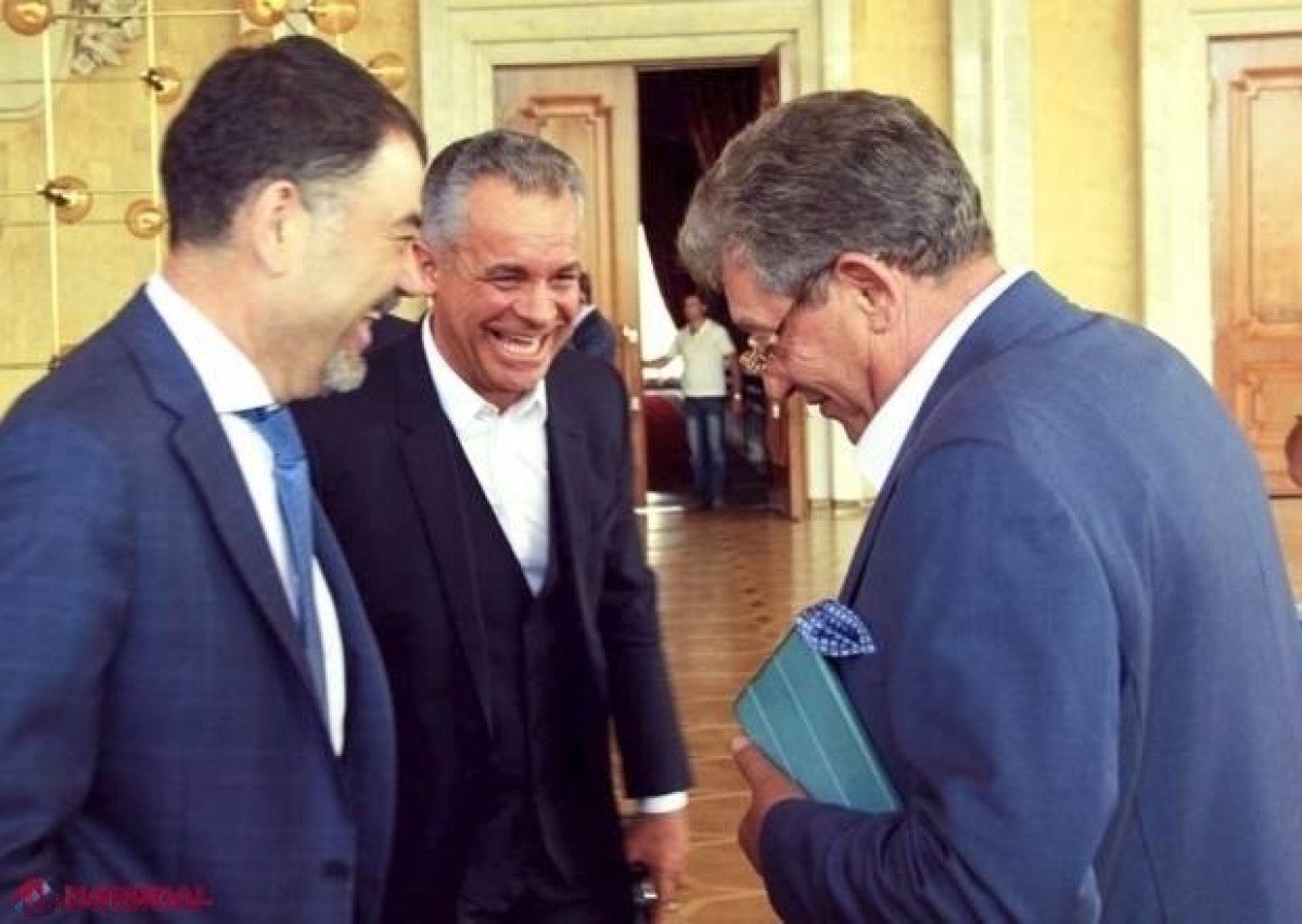 Ce spune Mihai Ghimpu despre MISTERIOSUL PACHET pe care-l primește Chirinciuc în biroul său