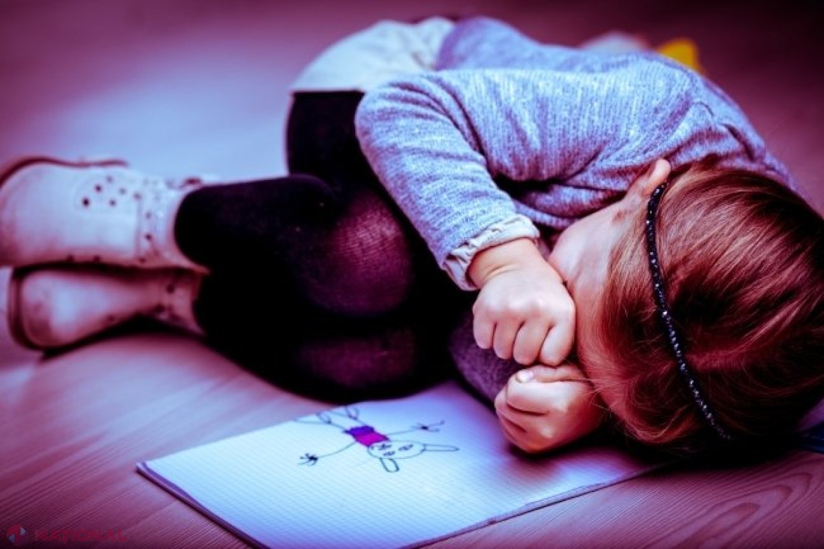Câteva moduri prin care îți distrugi EMOȚIONAL copilul, fără să-ți dai seama