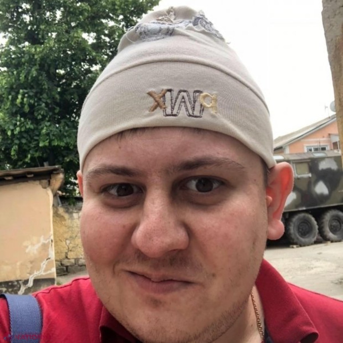 VIDEO // Prespusul ucigaș al lui Teo Țăranu, adus în cătușe la Judecătorie: 30 de zile de arest și nicio declarație pentru presă