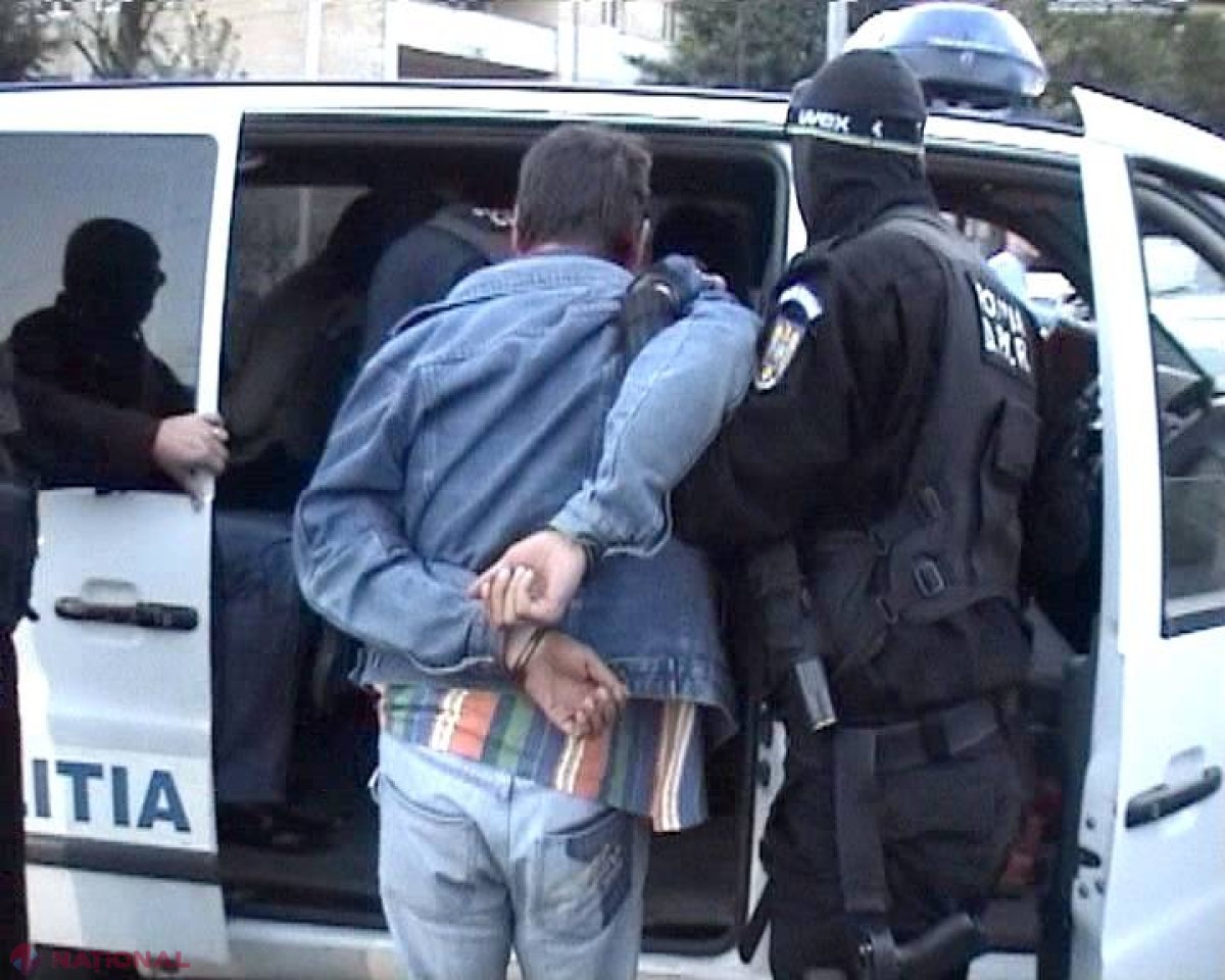 Poliția a reținut o grupare criminală care vindea droguri