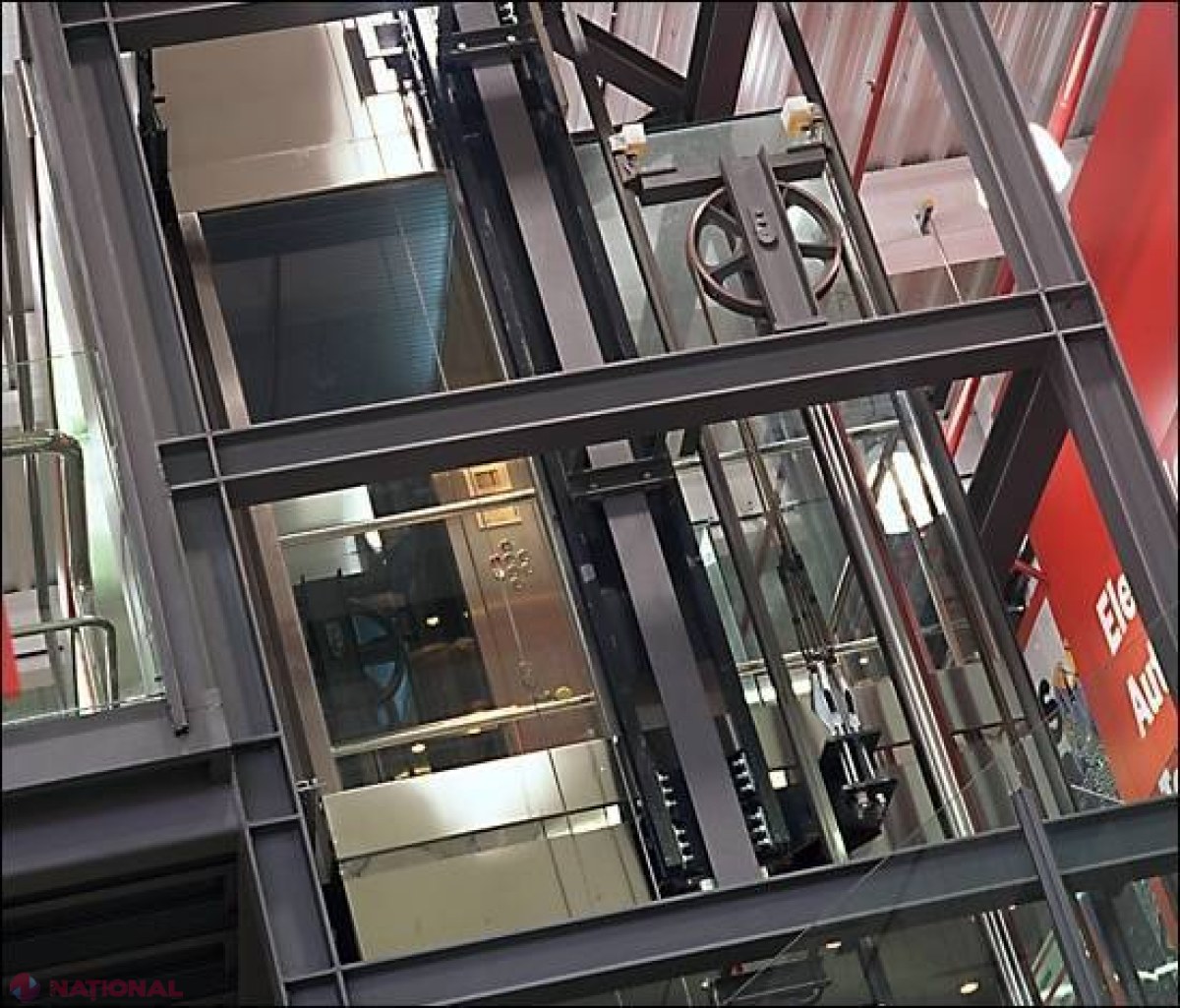 A fost STRIVIT de lift într-un centru comercial din Chișinău