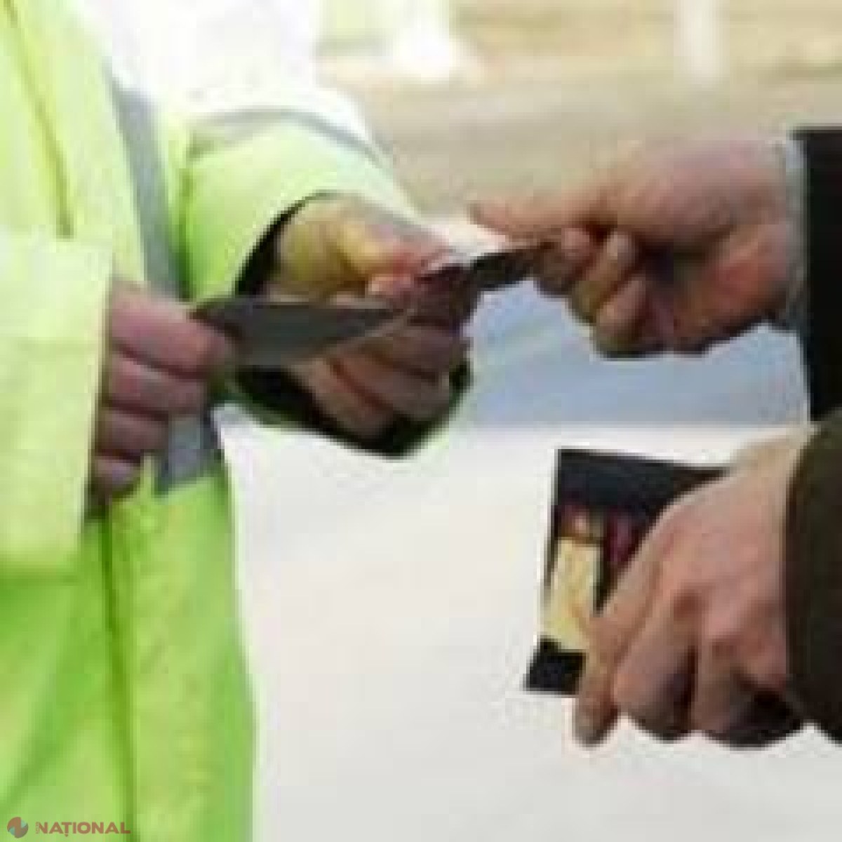 Un agent sub acoperire dă mită inspectorilor de patrulare. Șase polițiști au fost reținuți